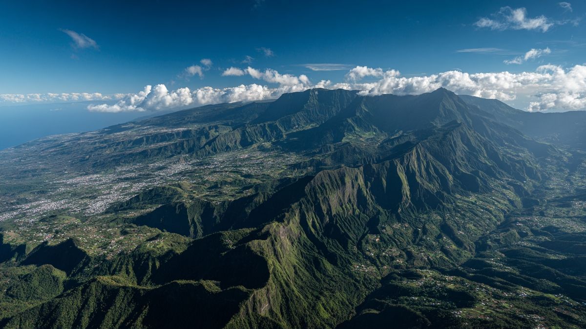 Où sont situées les autres antennes de la préfecture sur l’île ?